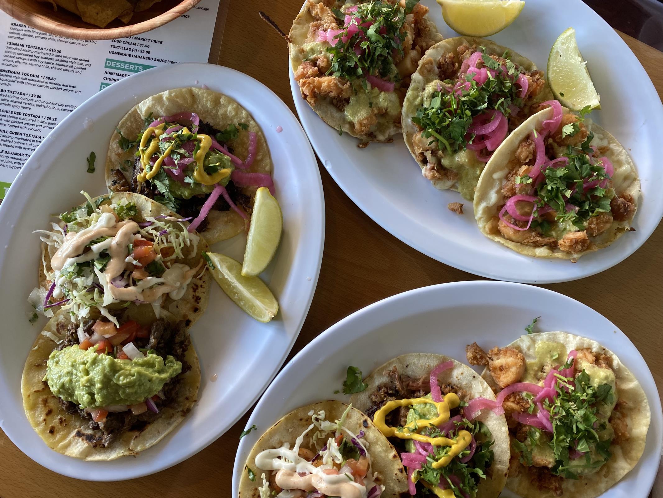 치폴레 치킨 타코 / Chicken Tacos 2pcs - California Kitchen \u0026 Craft Pub, image size:2133x1600